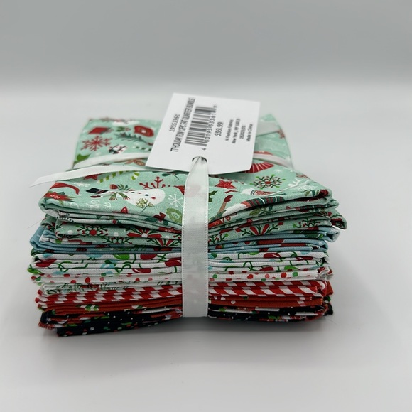 Christmas Holiday Fat Quarter Bundle 12 Hi Fashion Timeless Gnomes - Picture 4 of 5